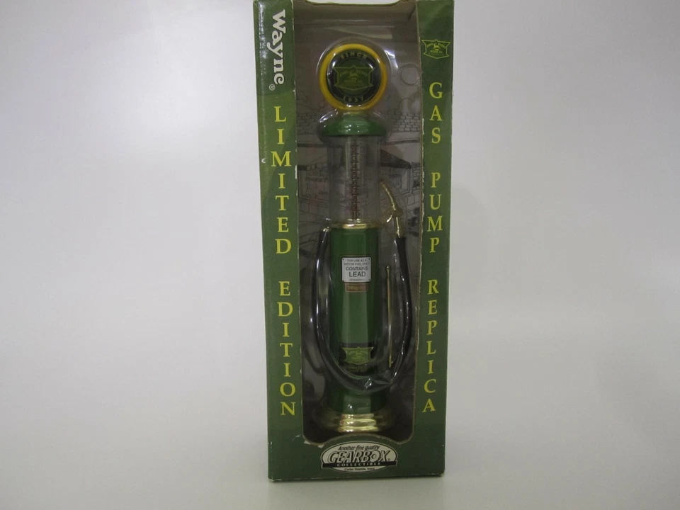John Deere 1930s Wayne Gravity Gas Pump Replica Gearbox Diecast Metal
