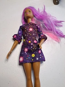 Barbie Color Sorpresa Arco Iris Rosa Azul Rubio Pelo Púrpura Planeta Vestido Muñeca - Imagen 1 de 1