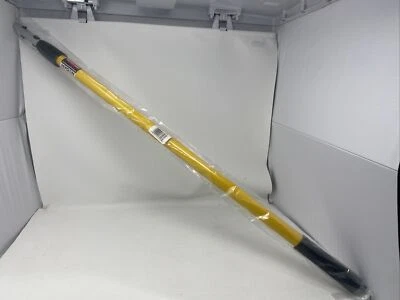 Mango telescópico roscado Rubbermaid Commercial Fgq75500yl00 48" a 72", 1 1/8 Foto 1 de 3