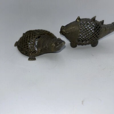 Antiguo pez y tortuga de metal Dhokra indio Foto 1 de 3