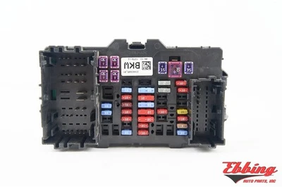 Driver Left Cabin Fuse Box ID: 23443945 Fits 14-19 Chevy Silverado 1500 701643 - Image 1 of 4