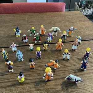 Lotto minifigure Dragon Ball Z 1989 vintage - 28 figurine - VEDI FOTO - Foto 1 di 24