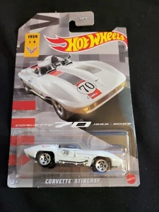 2022 Hot Wheels 70th Anniversary CORVETTE Set 2/8 CORVETTE STINGRAY Near Mint - Picture 1 of 2