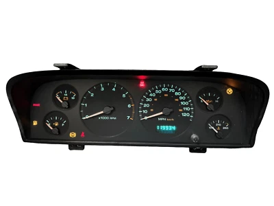 * Cuadro de instrumentos velocímetro 2002 03 04 Grand Cherokee 119.934 millas Foto 1 de 3