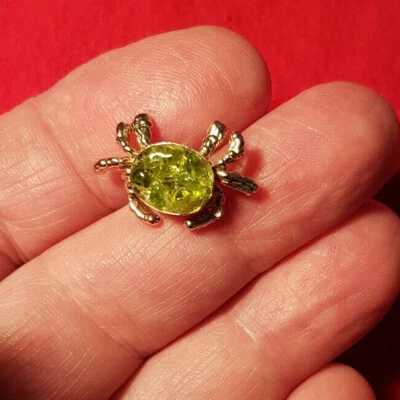 Vintage Men's Tie Tack. Crab with Green Shell. Pale Greenish Yellow Stone. - Image 1 of 4