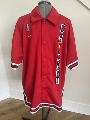 De Colección Nike Team CHICAGO BULLS WARM UP Tiro Camisa a Presión Mediana Foto 1 de 4