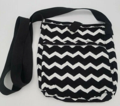 Bandolera 31 Thirty One Retro Metro Negra Chevron 11" x 10" x 2" Correa Caída 32" Foto 1 de 4
