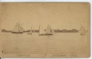 Segelboote Gruppe Amesbury MA Thompson Kabinettkarte 6x8 um 1885 - Bild 1 von 2