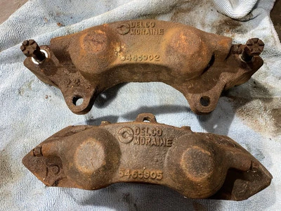 1965 1966 Corvette Rear Calipers 2 Piece Set Un-Restored Original 65 66 67 Early - Image 1 of 4