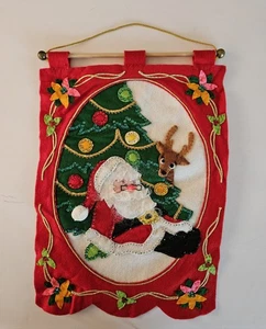 Decorazione da appendere a parete vintage Babbo Natale e renne in feltro e paillettes. Completo su asta. Bucilla? - Foto 1 di 13