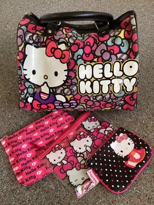 CARTERA DE LONA SANRIO HELLO KITTY LOUNGEFLY 2012 + 3 BOLSAS *BUENA CON ALGO DE DESGASTE* Foto 1 de 4