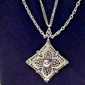VINTAGE CELEBRITY Silver-Tone Filigree Double-Strand Pendant Necklace – Statemen - Picture 1 of 10