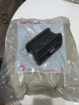 Honda Ridgeline Passenger left Vent Charcoal Gray - Image 1 of 3