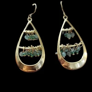 LUC Dangle Earrings Green Gemstone Chips Gold Tone Hook Cha Cha Boho Movement - Bild 1 von 4