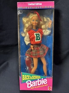 Muñeca Barbie 1992 regreso a la escuela 10217 animadora a cuadros accesorios de moda nueva - Imagen 1 de 8