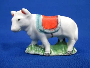 FIGURA JAPONESA DE UN TORO de porcelana bisque - Imagen 1 de 3