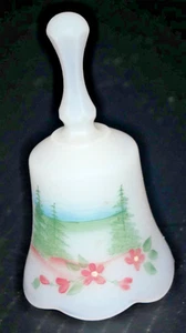 Campana Fenton Vintage Marfil Vidrio Satinado Pintada a Mano J. Cutsh Flores Árboles y Más - Imagen 1 de 5