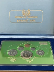 1976 Singapore 6 Coin Proof Set in Deluxe Wooden Box 1 Cent to $1 - Picture 1 of 9
