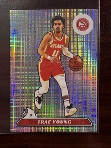 Pegatina de papel de aluminio de baloncesto Panini 2024-25 #110 Trae Young - Atlanta Hawks - Imagen 1 de 2