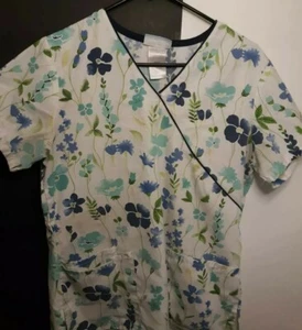 SB Scrubs Small V Neck Scrub Top Blue white  floral Vets Nurse Home Health - Picture 1 of 5