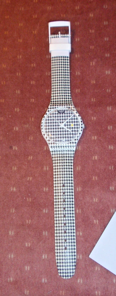 Swatch The Originals SUOW138 Chicken Run Watch