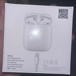 Apple AirPods With Charging Case. Brand New , Unopened In Box - Photo 1 sur 2