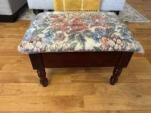 Vintage Wooden Ottoman Foot Stool Rest with Padded Top Hidden Storage New - Picture 1 of 9