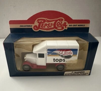Pepsi Cola 1935 Morris Parcels Van Lledo #52002 Die-Cast Truck Metal, In box - Image 1 of 4