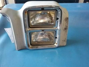 1977 CHEVELLE Headlamp Assembly With Fender Extension 10215 - Imagen 1 de 3