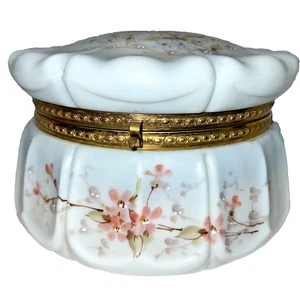 Caja tocador con bisagras Wavecrest - concha barroca - decoración floral opalescente azul pálido 8" - Imagen 1 de 8