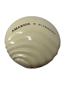 Contenedor de polvo corporal Amage De Givenchy de 5 oz solo borde de oro amarillo mantequilla vintage - Imagen 1 de 7