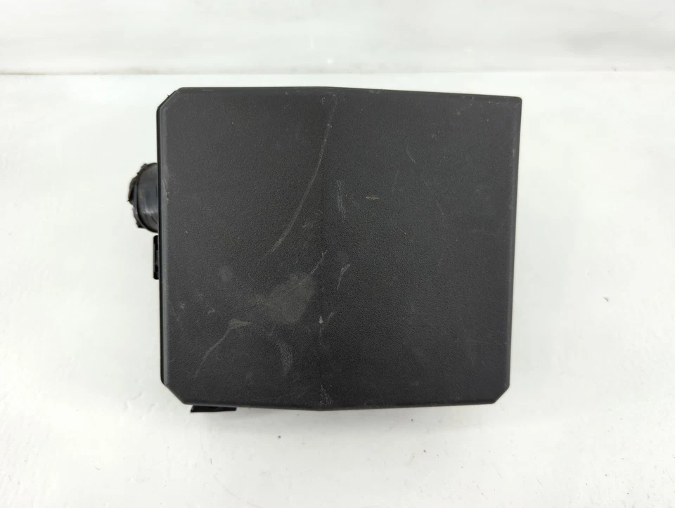 Módulo de relé de caja de fusibles deportiva Mitsubishi Outlander 2012-2017 TCS97 Foto 1 de 4