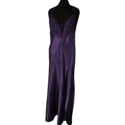 Camisola de cetim roxa vintage Victoria's Secret Gold Label anos 80 comprimento médio total  - Imagem 1 de 4