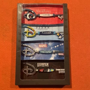 DISNEY STUDIOS STARTER KEY COLLECTION SET MARVEL LUCASFILM STAR WARS PIXAR - Picture 1 of 6