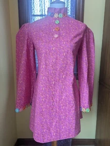 70er Jahre inspiriert rosa Flower Power Handarbeit Glockenärmel Minikleid Größe Small - Bild 1 von 19