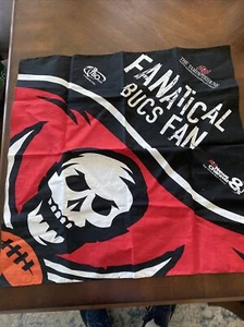 Bandera Fanatical Bucs Fan Banner Tampa Bay Buccaneers SGA DB-545N - Imagen 1 de 2