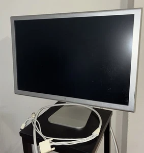 Apple A1082 HD Cinema Display 23" Inch Monitor Computer Screen - Picture 1 of 6