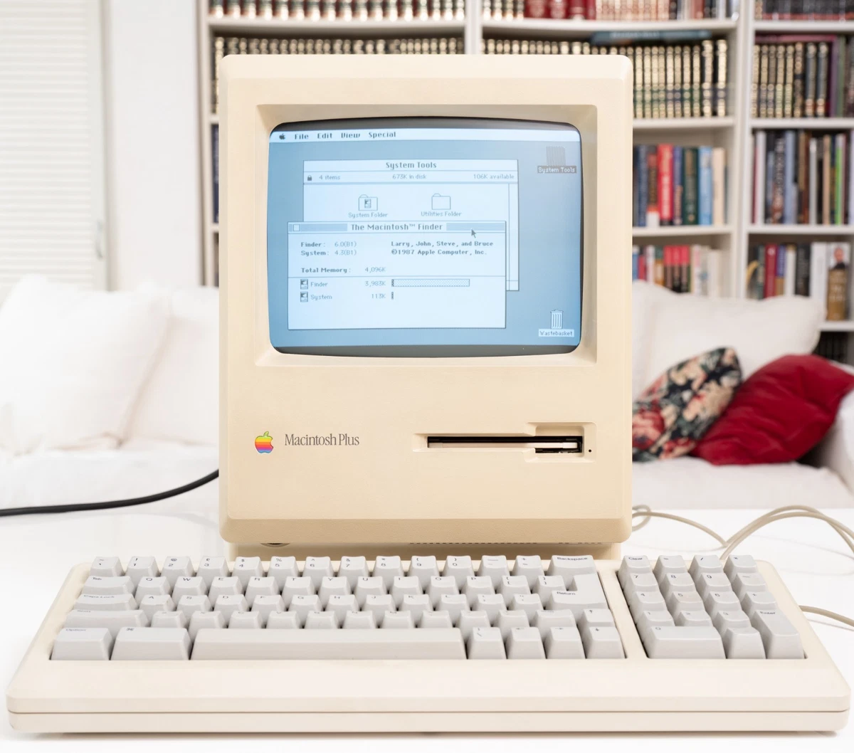 Apple 初期のPC 希少価値あり Macintosh Plus1Mb Apple 初期のPC 希少