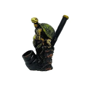 Pipa de mano para fumar tabaco encaramada sobre roca hecha a mano caparazón de tortuga animal - Imagen 1 de 5