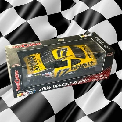 Coche fundido a presión DeWalt 2005 número 17 Matt Kenseth Team Caliber NASCAR diecast 1:24 Foto 1 de 4