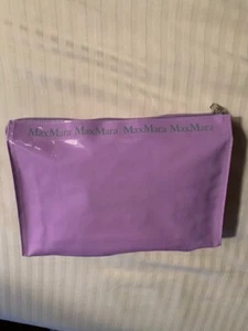 Max Mara grande borsa cosmetica lavanda vinile con chiusura con cerniera  - Foto 1 di 5