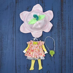 Precioso conjunto de trajes de muñeca Blythe de 12" de vestido de fábrica + sombrero + bolso + calcetines - Imagen 1 de 7