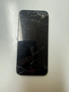 Apple iPhone 5s A1533 Phone - Screen Damage, Doesn't Turn On - Parts Or Repair - Photo 1 sur 9