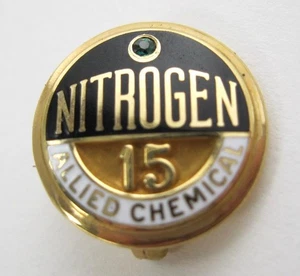Vintage Allied Chemical 15-Year Service Pin 14K Gold 2.86g Emerald Stone - Picture 1 of 4