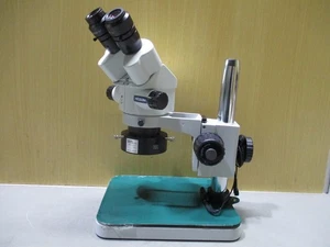 Used HOZAN L46 Stereo Zoom Microscope L711 DC12V 8.5WWF10X20 AAMR70408D020 - Picture 1 of 10