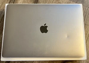 Apple MacBook Air 13in (256GB SSD, M1, 8GB) Laptop, Space Grey. READ DESCRIPTION - Afbeelding 1 van 14