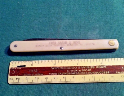 Cuchillo Plegable Publicidad Colonial De Colección Piña Fred Karam & Sons Scranton Foto 1 de 4