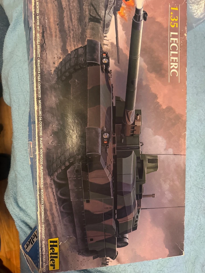 Heller 1/35 Leclerc 储油槽套件 # 81135 — 第 1/1 张图片