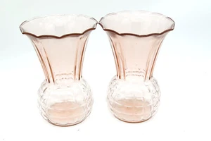 Vintage rosa ausgestellte Jakobsmuschel Rüschen Ananas Vase Glas Paar zwei Vertiefungen - Bild 1 von 5