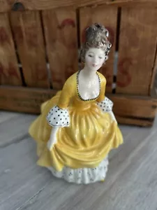 Royal Doulton "CORALIE" 7 1/2" Porcelain Figurine HN2307 MINT CONDITION - Picture 1 of 6